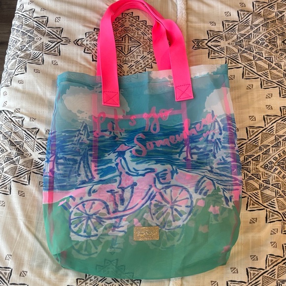 Lilly Pulitzer Handbags - Lilly Pulitzer Tote Bag with Pink Handles